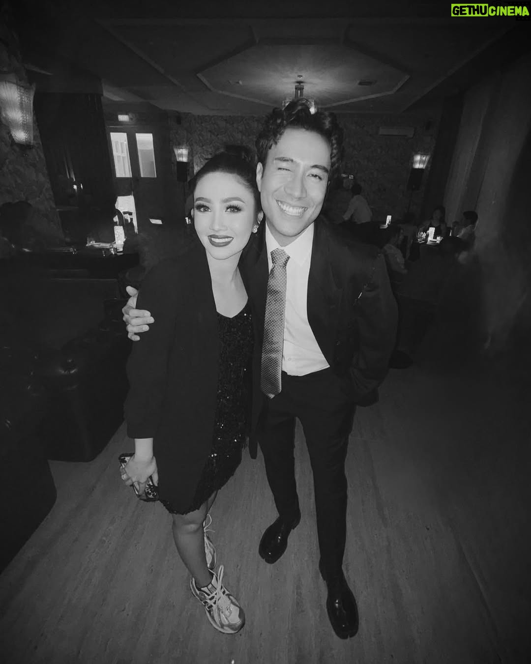 Febby Rastanty - 0.9 Million Likes - Anak baik kesayangan semua orang, sekarang udah gak sakit lagi ya vid 🤗 Gelap nya udah lewat, sekarang udah datang “terang” yang abadi. Istirahat ya vidiii. Bobo yang nyenyak. Ini satu indonesia nangisin lo, sampe langit pun ikutan. Ujan deres beb rumah lo. Tapi tetep rame banget yang dateng dan doain lo, biarpun harus basah kuyup. Banyak yang sayang vidiiii soalnya! Seneng banget febby bisa ketemu sebentar kemarin. Biar pun gak sempet ngobrol tapi semoga lo denger suara-suara kita semua ya. Tapi gw lebih seneng lagi, tau lo pergi dengan senyuman di wajah lo. MasyaAllah, pasti lo bahagia ya vid diatas sana. 🤍 @vidialdiano 

Turut berduka untuk cewek kuat sejagat raya, @sheiladaisha, om harry, tante princess besba, diva, vadi, tayara & vina! Semoga selalu diberikan kekuatan & ketabahan. Aamiin. Peluk eraat!