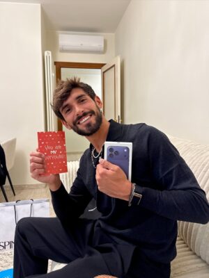 Federica Morello Instagram - Sorpresa per il compleanno di Gio riuscita ✨❤️