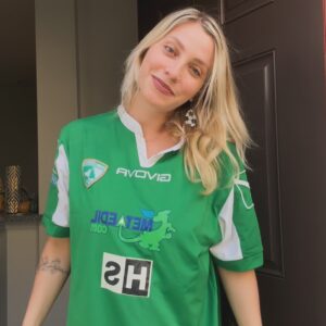 Fernanda Colombo Instagram - Qual camisa você mais gostou?⚽️ 1, 2 ou 3?
Eu tenho muuuita camisa de futebol aqui em casa, vou começar a usar uma por dia e compartilhar aqui com vcs 😜
