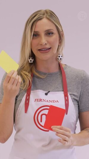Fernanda Colombo Instagram - O @masterchefbr começa nessa terça (27) 22:30 na @bandtv 😜O que tá esperando pra torcer por mim? ⚽️🟨🟥