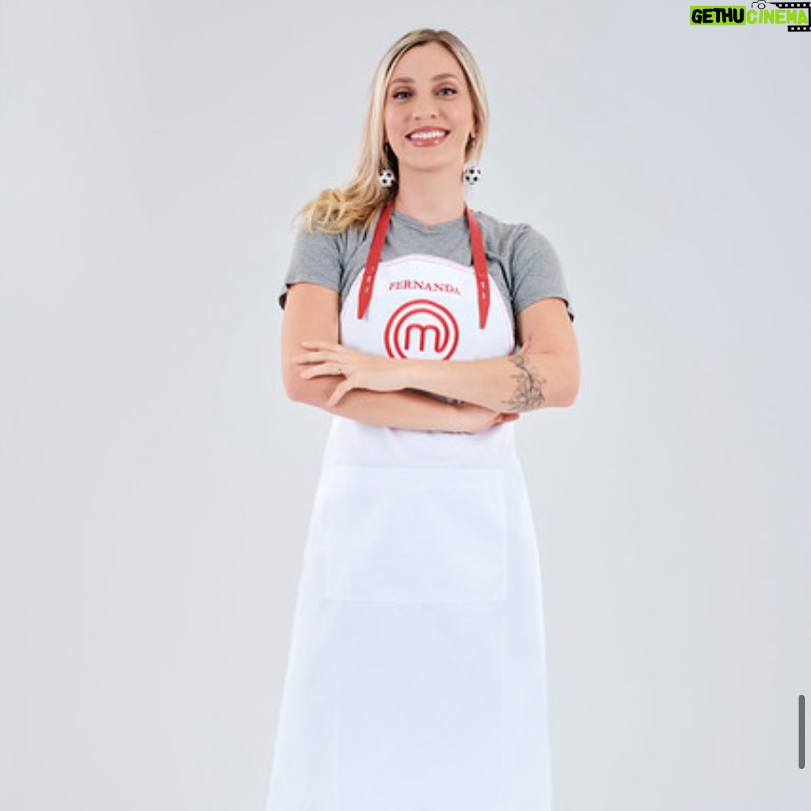 Fernanda Colombo - 11.4K Likes - Eu tô no @masterchefbr 12 😱🤩
Cozinhar é uma das minhas paixões que agora eu vou compartilhar com vocês. Bora torcer? Já se liga nos meus emojis ⚽️🟨🟥
.
Estreia dia 27 de maio às 22:30 na @bandtv
.
Brincos/Earrings by @midnight.mosaics