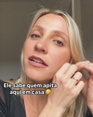 Fernanda Colombo Instagram - Vocês sabem que eu amo isso né! Um dia mostro minha coleção pra vcs 😜
Gostaram?