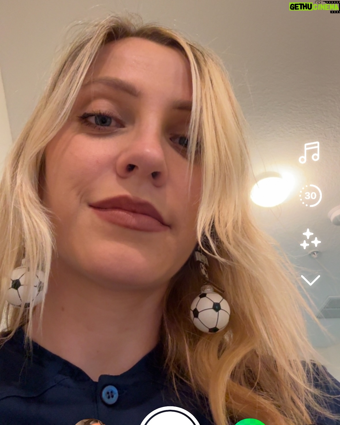 Fernanda Colombo - 14K Likes - Combo de aleatoriedades ❤️
Qual foto você preferiu?