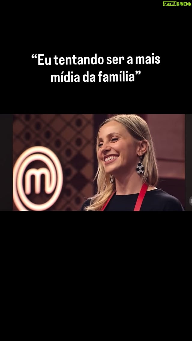 Fernanda Colombo - 4.9K Likes - Ele só não me assumiu ainda 🤣
.
#humor #midia #familia #humor