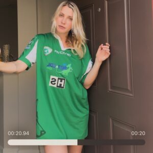 Fernanda Colombo Instagram - Qual camisa você mais gostou?⚽️ 1, 2 ou 3?
Eu tenho muuuita camisa de futebol aqui em casa, vou começar a usar uma por dia e compartilhar aqui com vcs 😜