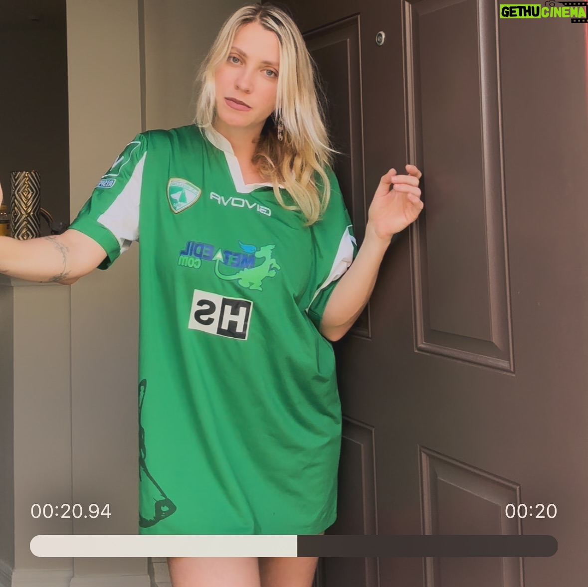 Fernanda Colombo - 11.5K Likes - Qual camisa você mais gostou?⚽️ 1, 2 ou 3?
Eu tenho muuuita camisa de futebol aqui em casa, vou começar a usar uma por dia e compartilhar aqui com vcs 😜