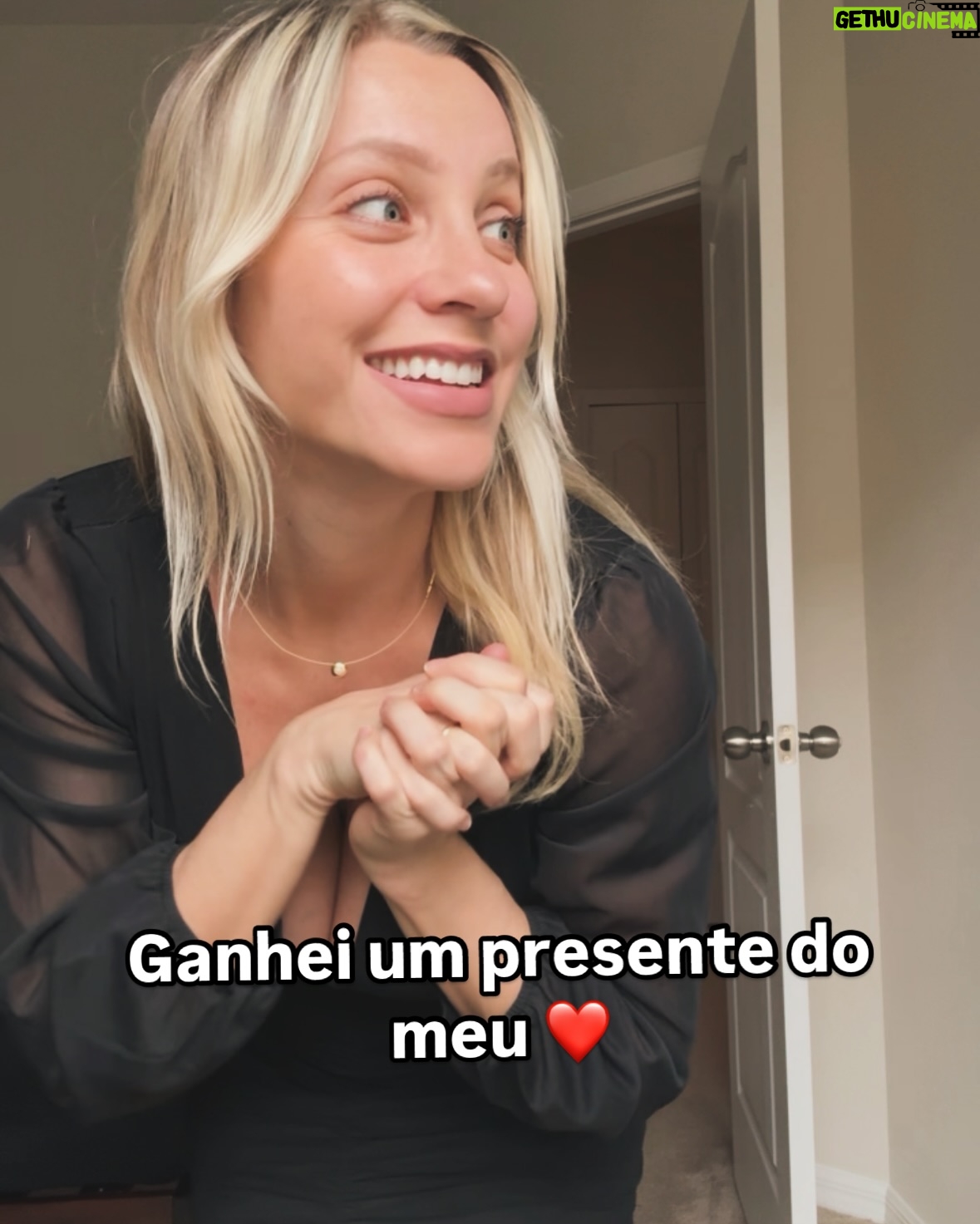 Fernanda Colombo - 7.9K Likes - Vocês sabem que eu amo isso né! Um dia mostro minha coleção pra vcs 😜
Gostaram?