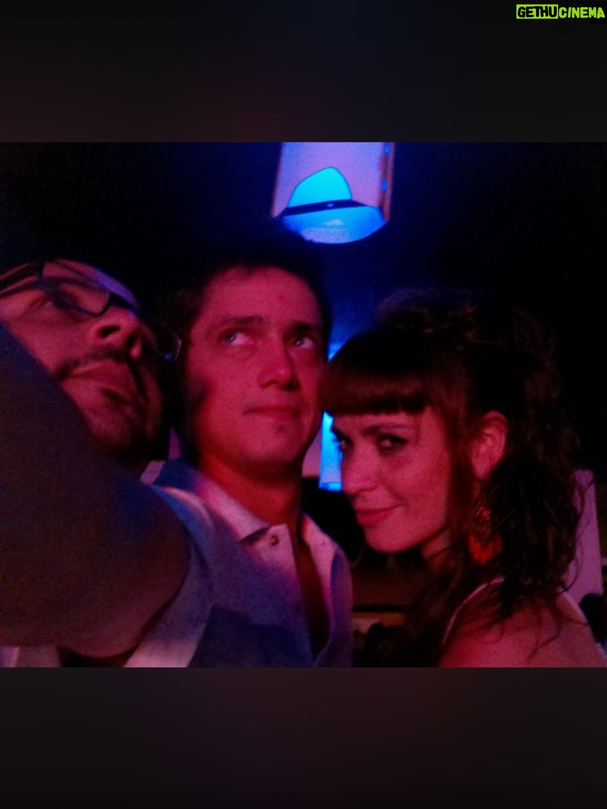 Fernanda Metilli - 51.3K Likes - Encontré fotos de Enero 2012 
.
Por donde arrancamos ? 🤣 
.
Temporada de “Stand Up a toda Costa” con mis  amigos del alma @luchomellera @pablitomazzola @liomarcuss y mi amiga “Plumerete” @thelmademarchi ♥️ 
.
En algunas de las fotos estoy un poquito en pedo , pero no voy a decir en cual 
.
Lucho 👉 está x AGOTAR otro Movistar (apúrate a comprar entradas ) 
.
Pablito 👉 Está x arrancar nuevo Taller  de Stand Up (inscribite ) 
.
Thelma da clases de 🎭 en Teatro Nun (Seguila y anótate) 
.
Con Lío no hacemos más stand Up PERO SIEMPRE ESTAMOS X VOLVER 🤣