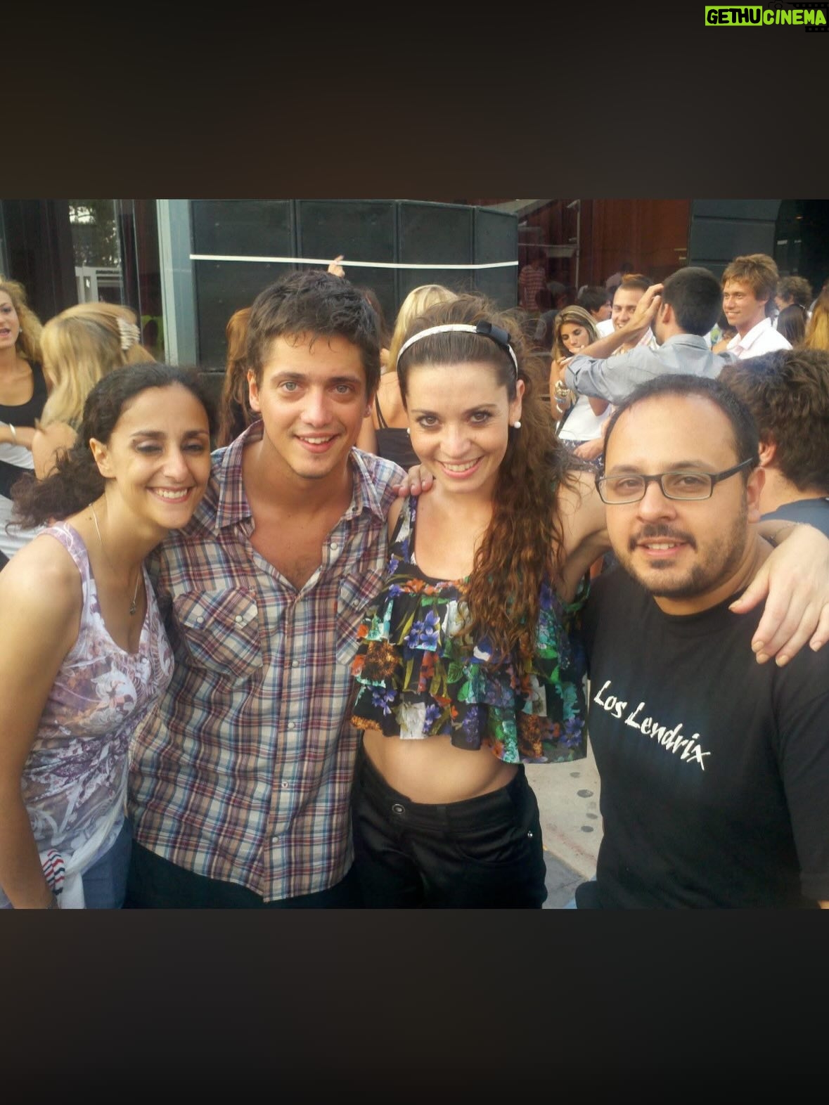 Fernanda Metilli - 51.3K Likes - Encontré fotos de Enero 2012 
.
Por donde arrancamos ? 🤣 
.
Temporada de “Stand Up a toda Costa” con mis  amigos del alma @luchomellera @pablitomazzola @liomarcuss y mi amiga “Plumerete” @thelmademarchi ♥️ 
.
En algunas de las fotos estoy un poquito en pedo , pero no voy a decir en cual 
.
Lucho 👉 está x AGOTAR otro Movistar (apúrate a comprar entradas ) 
.
Pablito 👉 Está x arrancar nuevo Taller  de Stand Up (inscribite ) 
.
Thelma da clases de 🎭 en Teatro Nun (Seguila y anótate) 
.
Con Lío no hacemos más stand Up PERO SIEMPRE ESTAMOS X VOLVER 🤣