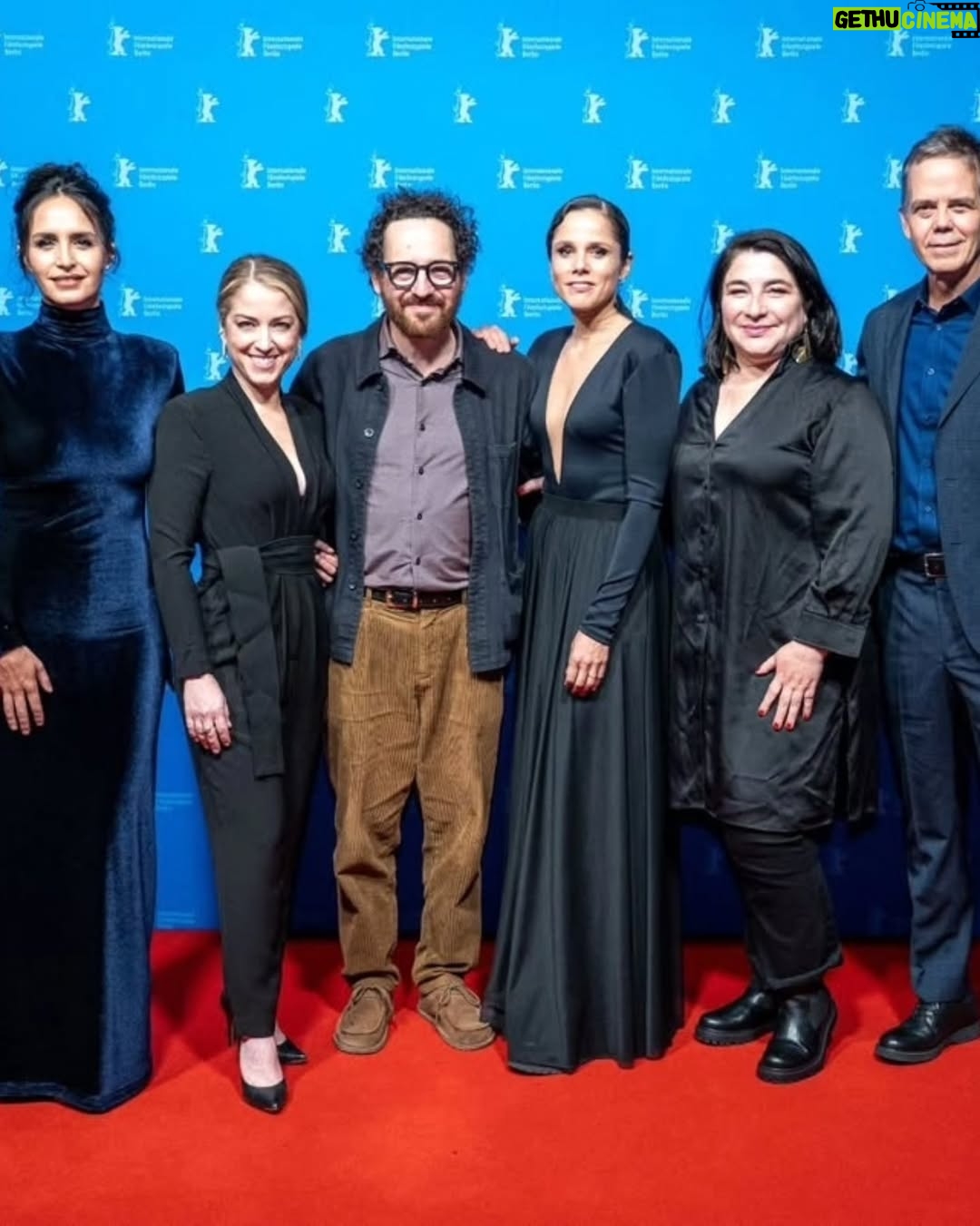 Fernanda Urrejola - 9K Likes - ¡QUÉ GRANDES! 😍👏 El equipo detrás de la serie basada en la exitosa novela de Isabel Allende "La Casa de los Espíritus" tuvo su estreno mundial en el Festival de Cine de Berlín, Berlinale, con la proyección de los tres primeros episodios, los cuales fueron elogiados por los asistentes ❤️‍🔥

En el certamen estuvieron presentes, además de los productores del programa, Fernanda Urrejola, Francisca Alegría y Andrés Wood, y se confirmó el 29 de abril como fecha de estreno en Amazon Prime Video 📽️

¿Vas a ver la serie? ¿Qué esperas de ella? 👀

📸 @pablo.ocqueteau

#cinechileno #lacasadelosespíritus
