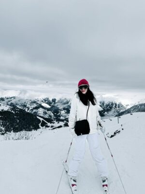 Feyza Civelek Instagram - Güzel bir tatil güzel fotoğraflarla ölümsüzleşti hoşçakal Courchevel bir dahaki sefere kadar ⛷️ 🥳🥰 🇫🇷 💙
#fransa #courchevel