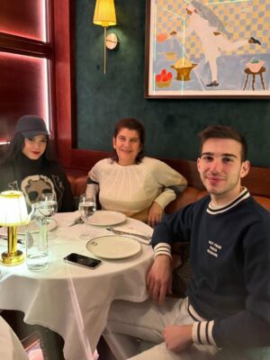 Feyza Civelek Instagram - Güzel bir tatil güzel fotoğraflarla ölümsüzleşti hoşçakal Courchevel bir dahaki sefere kadar ⛷️ 🥳🥰 🇫🇷 💙
#fransa #courchevel
