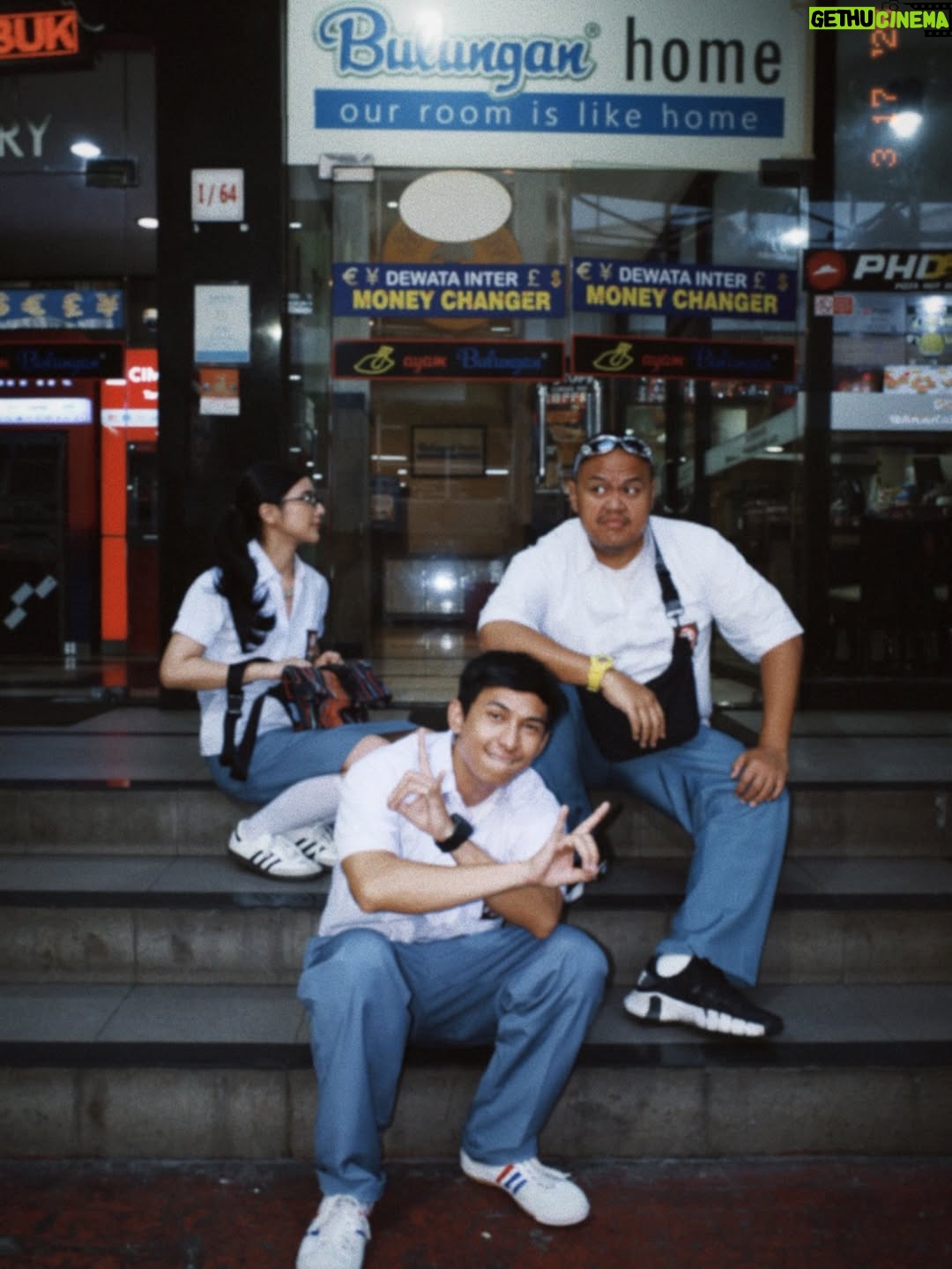 Fita Anggriani - 20.9K Likes - Besok udah bisa liatin sohib kite sukses ni gez di seluruh bioskop 🤟🏼 @tungguakusuksesnanti