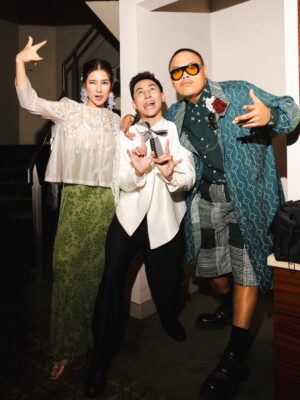 Fita Anggriani Instagram - Besok udah bisa liatin sohib kite sukses ni gez di seluruh bioskop 🤟🏼 @tungguakusuksesnanti