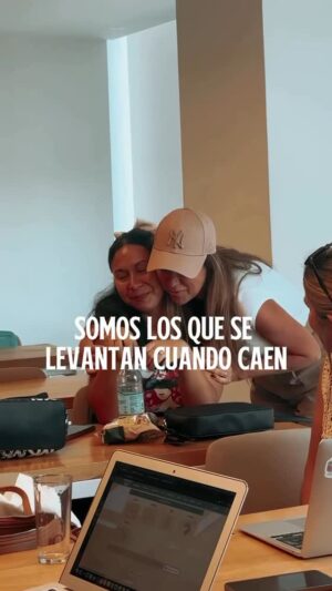 Flaviana Seeling Instagram - Escríbenos “quiero ser imparable “ y armamos una reunión contigo !!!
Te estamos esperando!!!
#imparables #soyvibrante