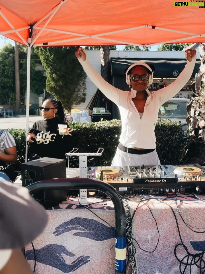 Freddie Ransome - 6.3K Likes - today was special bc it was baby girl’s first time seeing me at work! 🥹 it's so important for her to see the multiple parts of me. we rebuke a box!

love you, @itsjustruff 🩷

thank you for having me, @girlgangcrazy !
