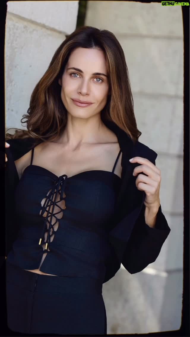Gabriela Dias - 1.1K Likes - Linen season.
Light, effortless, and my forever obsession.