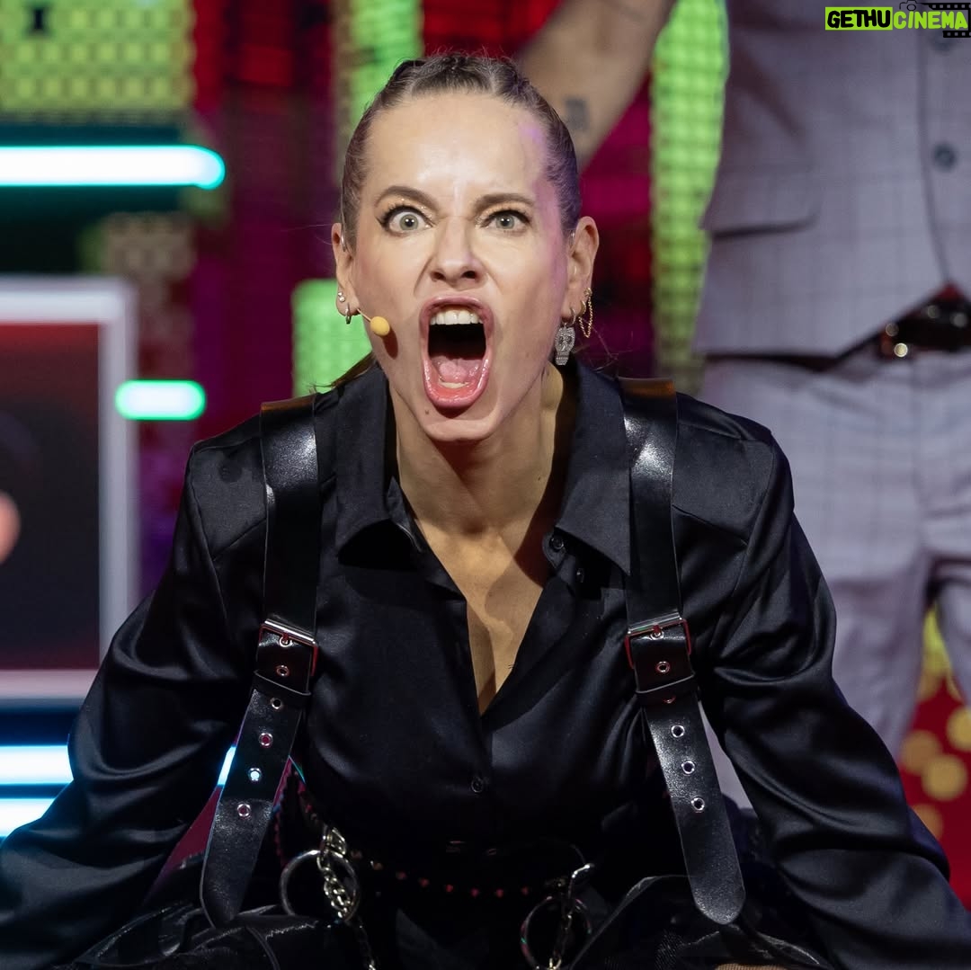 Gabriela Platas - 8.9K Likes - El rock está de fiesta! 🤘🏻 hoy es el cumpleaños de la mejor bailarina de la Familia Disfuncional @gabyplatas 
Deseamos que esa sonrisa y actitud estén siempre presente en nuestras vidas ¡te adoramos! 🥳🎉🎂🎁🎈😘🎊