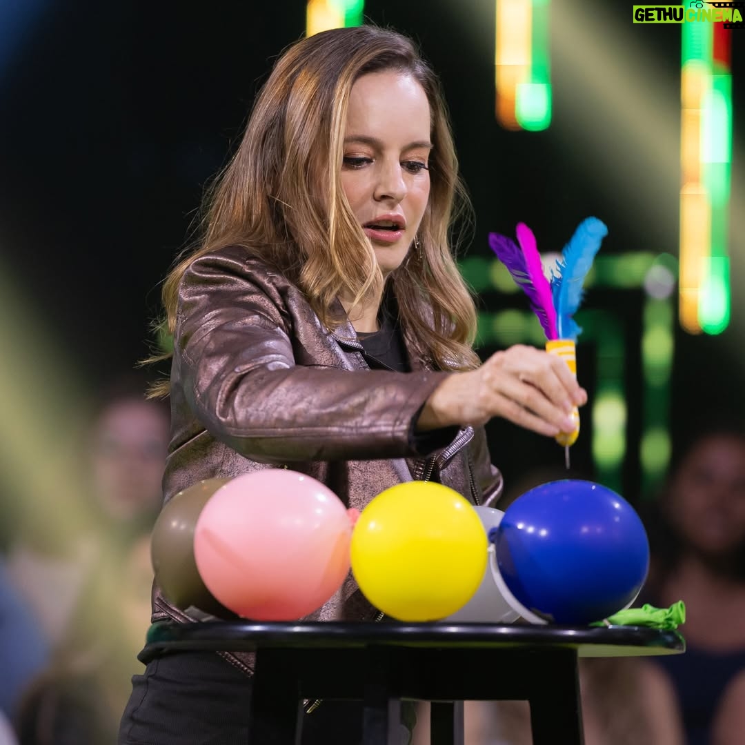 Gabriela Platas - 8.9K Likes - El rock está de fiesta! 🤘🏻 hoy es el cumpleaños de la mejor bailarina de la Familia Disfuncional @gabyplatas 
Deseamos que esa sonrisa y actitud estén siempre presente en nuestras vidas ¡te adoramos! 🥳🎉🎂🎁🎈😘🎊
