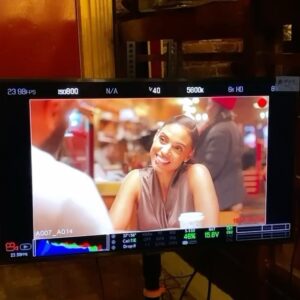 Gabrielle Ryan Instagram - 🥰🎄🔪👸🏽🎥 BTS
@amctheatres