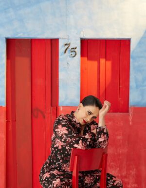 Gal Costa Instagram - 📸 Gal posando para as lentes de @bobwolfenson para a capa da @voguebrasil (edição de fevereiro de 2021). Muito rainha! 🌹

#EquipeGal #GalCosta