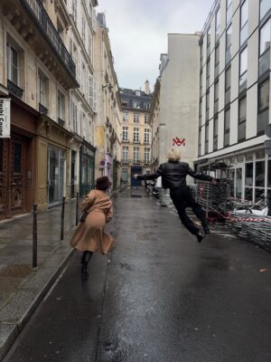 Gia Kim Instagram - Very short but very sweet weekend reunion in Paris avec mon frère 🥰🤍 It may seem as though sometimes actors’ lives must always be glamorous. It is not. Yes we’ll share the glamorous parts more as a part of our jobs but it’s one day out of 365 and sometimes it’s enjoyable, but at the end of the day it’s mostly work. But boy am I thankful when I can share them with my brother. Even when he can be a little 😈💩. I love growing old with him and watching him make mistakes and grow from them too. I don’t know how this Paris weekend dump turned into a sibling appreciation post but here we go. lol love you

Thank you for having us together at this fun show @wooyoungmi 🤍