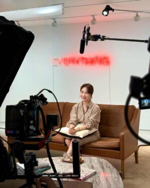 Gigi Lai Chi Instagram - It’s been a long time since I faced the camera. Hearing “Action” took me back to the days of filming over a decade ago, and it felt both familiar and wonderful 🥰Even though it was just a one-minute shoot, looking back on the whole process, it still feels incredibly wonderful and unforgettable. Thank you to the Hong Kong Tourism Board and Tatler China for this invitation curated by the team, Thanks to all the staff for their hard work in makeup and shooting. 👍 It was a pleasure to collaborate with everyone and to contribute to the development of tourism and art in Hong Kong 💪 Hong Kong is a city full of creativity and artistic spirit. I look forward to everyone coming here to experience art, enjoy life, and hope you can personally feel the unique charm of this city. 🙏

#Tatler #HongKong #Art #welcometohongkong #discoverhongkong