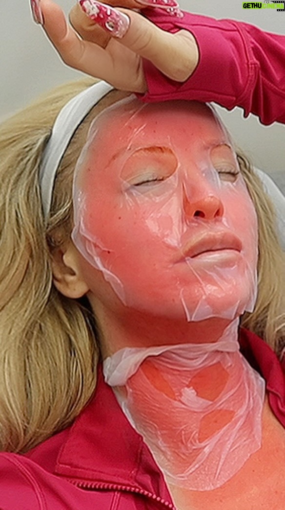 Gigi Lazzarato - 1.2K Likes - tried a new cosmetic procedure in my vlog that just went live😳🔥