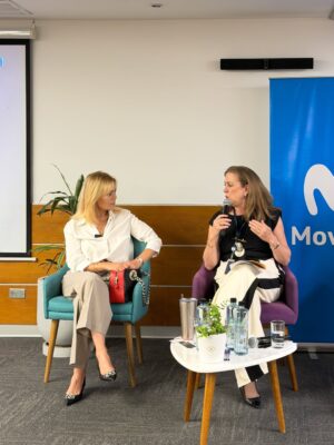 Gisela Valcárcel Instagram - Seguimos entre con mujeres , ayudándonos .. avanzando juntas 🧡
Ayer fui invitada al Conversatorio “Mujeres que Inspiran” organizado por “Integratel Perú” mil gracias !
Cada vez que comparto estos espacios , me llevo lecciones aprendidas , bien dicen que cuando uno da siempre recibe !
Aquí estoy , con ganas de compartir , de seguir aprendiendo y por supuesto de seguir abrazándolas !!
Besos a cada persona que pase por aquí 🌟💜