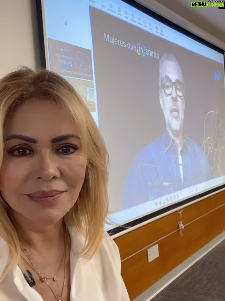 Gisela Valcárcel - 1.8K Likes - Seguimos entre  con mujeres , ayudándonos .. avanzando juntas 🧡 
Ayer fui invitada al Conversatorio “Mujeres que Inspiran” organizado por “Integratel Perú” mil gracias !
Cada vez que comparto estos espacios , me llevo lecciones aprendidas , bien dicen que cuando uno da siempre recibe ! 
Aquí estoy , con ganas de compartir , de seguir aprendiendo y por supuesto de seguir abrazándolas !! 
Besos a cada persona que pase por aquí 🌟💜