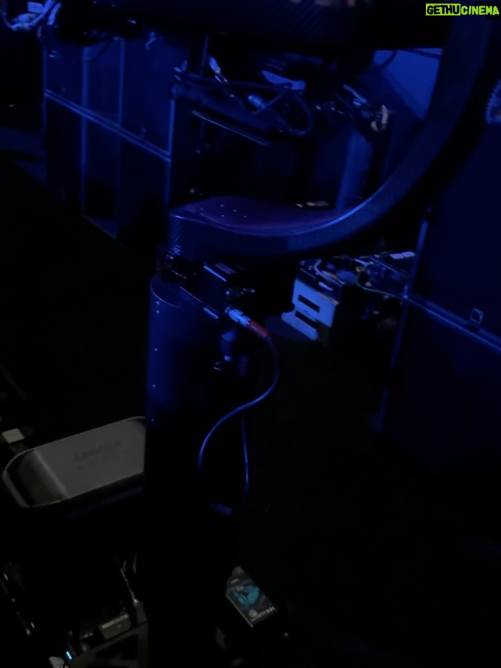 Gisela Valcárcel - 3.4K Likes - Estuve en el Concierto de “Rod Steward” ✔️ y mientras cantaba, pensaba ..,que bien hice en decidirme y venir !
Me fui de Lima , con la sensación de que estaba dejando mi trabajo (culpabilidad) y aunque mi cabeza decía , está bien .. esto estaba en tu “wish list” es decir en La lista de las cosas con las que he soñado por mucho tiempo , igual ahí estaba metida la culpa ; por supuesto que la saque lo más rápido que pude ! El tiempo para ti , debe ser disfrutado .. una hora más en la cama .. la hora en la que te bañas , Irte de viaje , salir con tus amigas y tomar un café .. lo que te encante y puedas hacer , hazlo ❤️ 
La vida es corta y estoy agradecida porque después de tantas postergaciones , fui a este concierto y aún hoy lo sigo disfrutando .
Para terminar y cerrar con broche de oro la noche , miren todo .. ahí verán que , me encontré con personas hermosas y cariñosas !! Cómo no agradecer y emocionarme .. Gracias por su cariño 🩷🩷🩷
Besos .. seamos felices hoy ❤️