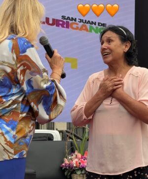 Gisela Valcárcel Instagram - Hoy estuve en el distrito de “San Juan de Lurigancho” , fui invitada , con motivo de la celebración del “Día de la Mujer” y he quedado agradecida y encantada , gracias por la invitación .
Les pido que miren el video , está en la 3ra …,cómo no quererlas🧡🧡🧡 Se la saben !!! Lo máximo 😍
Graciassss.