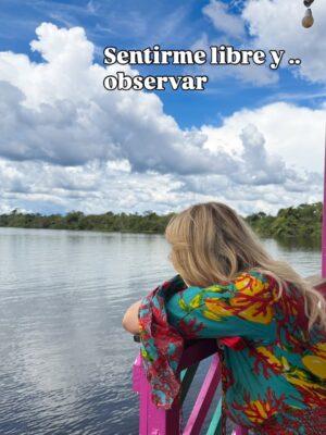Gisela Valcárcel Instagram - Sentirme libre y al mismo tiempo , saber de quién dependo , ha sido básico para avanzar .
Desde hace mucho soy una persona conocida en mi país y eso a veces te puede llenar de miedos , pues todos opinan sobre lo que debes o no debes hacer .. sobre si estás más vieja o más joven .. si te engordaste o adelgazaste ! Jajaja si eres conocido siempre opinarán sobre ti ! 😎
Por eso amo esta etapa de mi vida , pues siento que voy encontrando a mi Gisela .. pude haberla encontrado hace años pero no sucedió … cada día me descubro y no quiero cubrirme o esconderme .. no hace falta ! Aquí estoy sintiéndome libre y con ustedes 🩷 les cuento algo de mis reales gustos ? Aquí va algo en fotos .. cuéntenme que les gusta ? Besos y .. sean felices si ?🩷🩷🩷