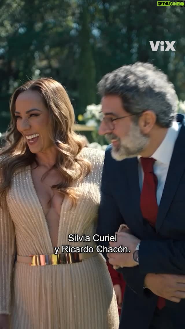 Gisselle Kuri - 40.1K Likes - Llegar al altar es muy romántico…hasta que conoces a tus wedding planners, 😏💣 pero nosotros tenemos a las mejores organizadoras de #Bodas 💍.

Este 13 de febrero, prepárate para peleas, risas y drama familiar con @consueloduval y @gissellekuri con el gran estreno de ‘Bodas’ solo en #ViX.

#TrailerBodas
#TrailerViX