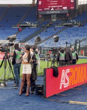 Giusy Meloni Instagram - Olimpico 🔥
#RomaLecce @dazn_it