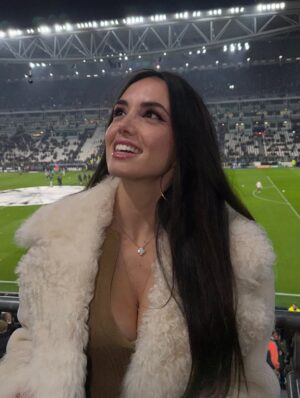 Giusy Meloni Instagram - Notti di Champions ✨
#JuventusBenfica