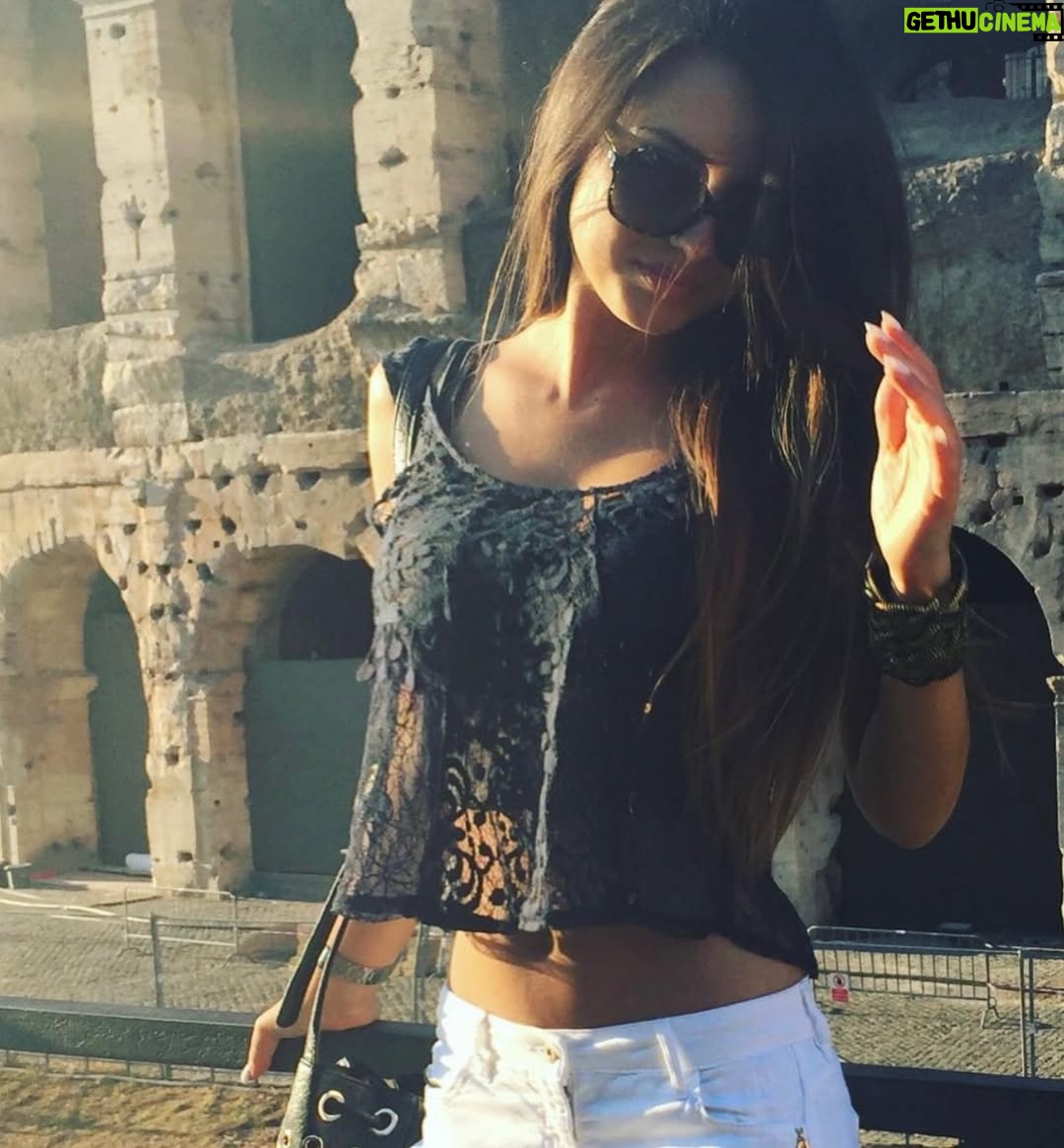 Giusy Meloni - 70.5K Likes - Back to #2016
17 years old