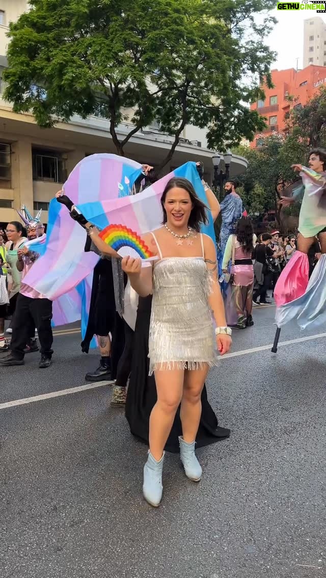 Glamour Garcia - 809 Likes - 29/01, dia em que temos tanto a comemorar! Nossa liberdade, nossa resistência, nossa vida.  A cada ano que passa sinto mais necessário esse momento, o de celebração das nossas conquistas e denúncia das violências contra NÓS. Obrigada a minhas companheires de caminhada… momentos doces, outros difíceis. MUITO OBRIGADA a todes vocês meus amados amigues que transformaram e tranformam o mundo todo dia. Imagens lindas de amor e irreverência  na marcha trans de 2025. HIPER ULTRA MASTER OBRIGADA. 🩷🏳️‍⚧️🩵 

Beleza : @rafaelbentorosa 
Captação e edição : @leonardopequiar & @rafaelbentorosa . 
Companheires: @marunreis , @barbarabielo , @melpormel , @valenttino , @pepita , & @hilton_erika . 🩷🩵🩷🩵