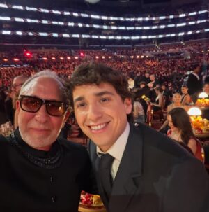 Gloria Estefan Instagram - Moments at the @grammys Congratulations to all the winners and nominees tonight!! 🎶👏🎶👏🎶👏 Momentos en los @grammys ¡¡Felicidades a todos los ganadores y nominados esta noche!! 🎶👏🎶👏🎶👏