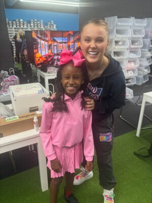 Glozell Green Instagram - Thank you auntie @itsjojosiwa and @jessalynnsiwa for always thinking of us! O’Zell had the time of her life! You know she always has a 🎀on her head! I can’t believe you were about O’Zell’s age when we first met! You are a great role model. Thank you. XoXo 💚
