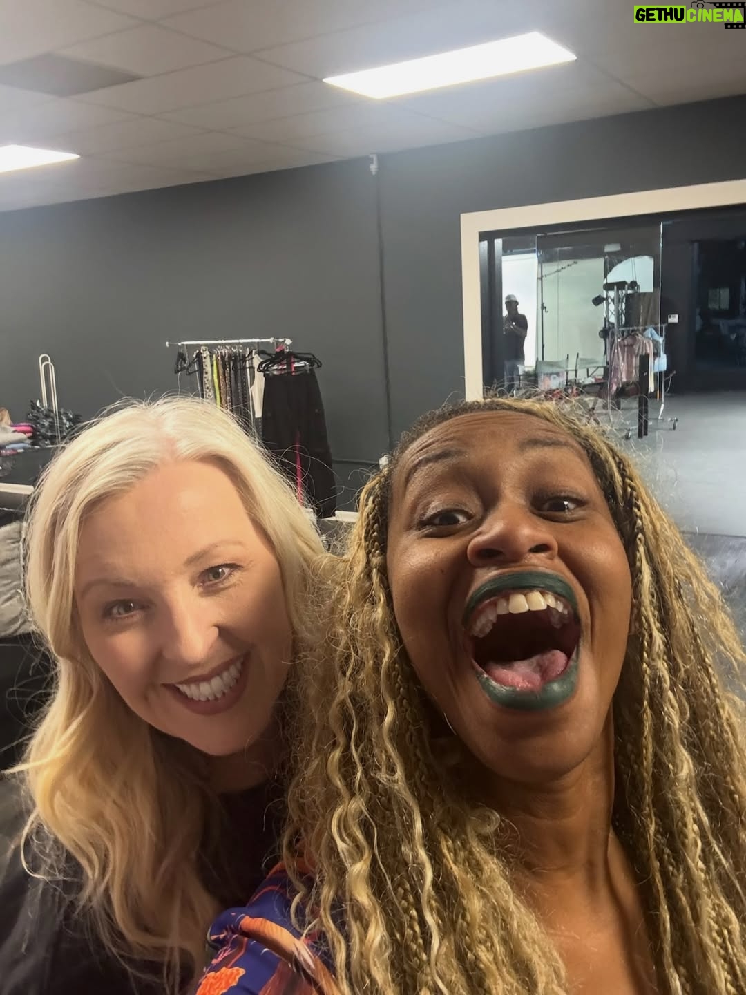 Glozell Green - 7.1K Likes - Thank you auntie @itsjojosiwa and @jessalynnsiwa for always thinking of us! O’Zell had the time of her life! You know she always has a 🎀on her head! I can’t believe you were about O’Zell’s age when we first met! You are a great role model. Thank you. XoXo 💚
