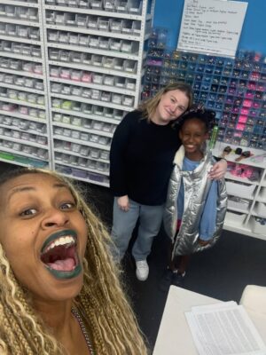 Glozell Green Instagram - Thank you auntie @itsjojosiwa and @jessalynnsiwa for always thinking of us! O’Zell had the time of her life! You know she always has a 🎀on her head! I can’t believe you were about O’Zell’s age when we first met! You are a great role model. Thank you. XoXo 💚