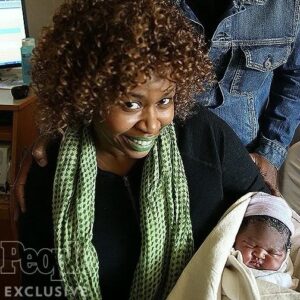 Glozell Green Instagram - I heard 2026 is the new 2016. In 2016, my daughter was born, I won a Streamy Award, released my book, starred in the Trolls movie, interviewed Hillary Clinton… the list goes on. Here’s to a great 2026! Xoxo, GloZell 💚