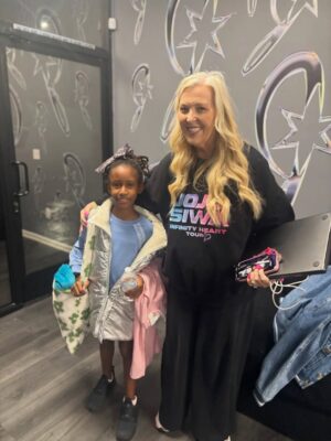Glozell Green Instagram - Thank you auntie @itsjojosiwa and @jessalynnsiwa for always thinking of us! O’Zell had the time of her life! You know she always has a 🎀on her head! I can’t believe you were about O’Zell’s age when we first met! You are a great role model. Thank you. XoXo 💚