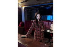 Go Youn-jung Instagram - 💃🧟‍♀️🤫😈🪓🖤