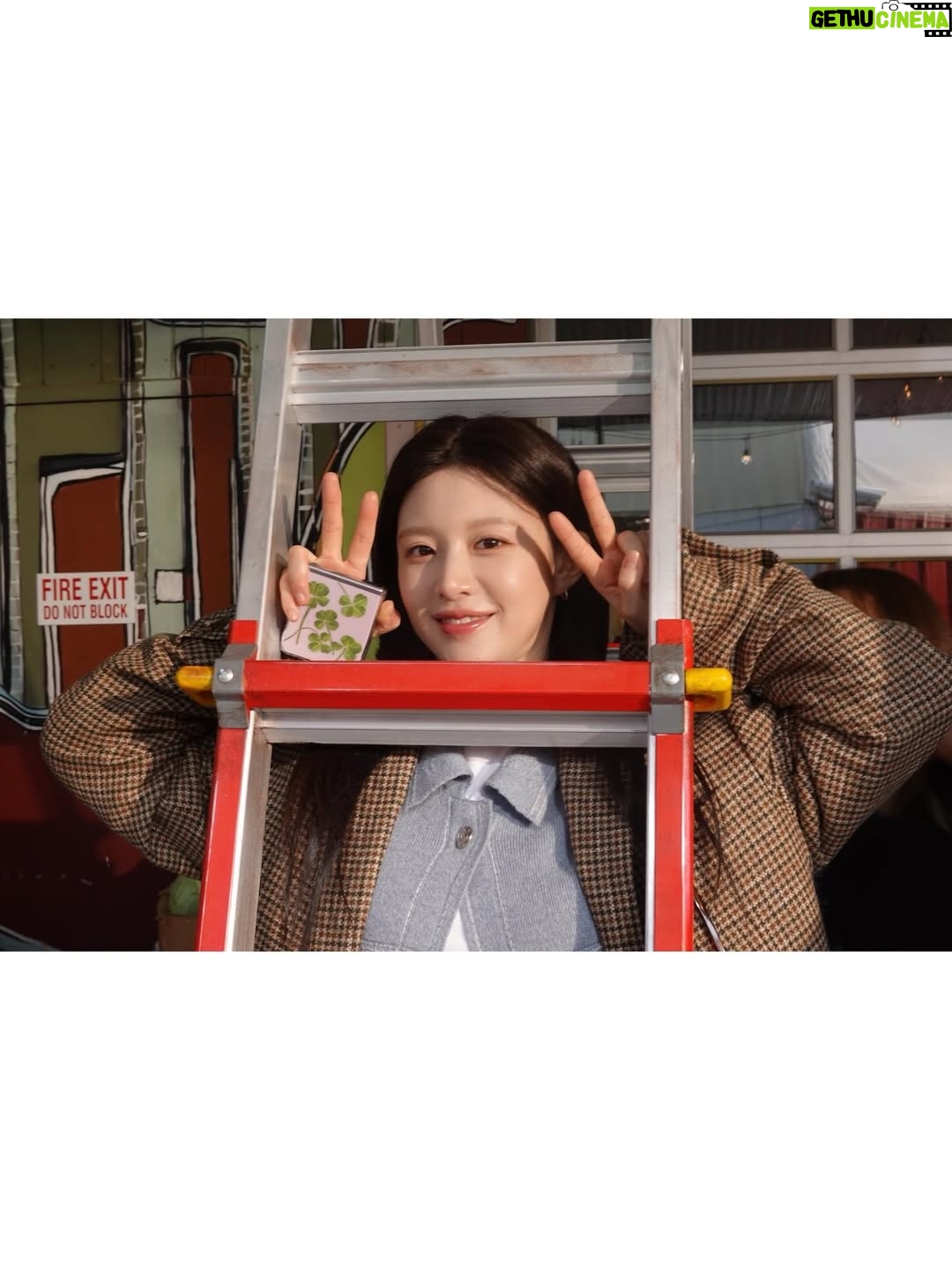 Go Youn-jung - 3.9 Million Likes - 🍀🍀🍀🍀🍀🍀🍀🌌