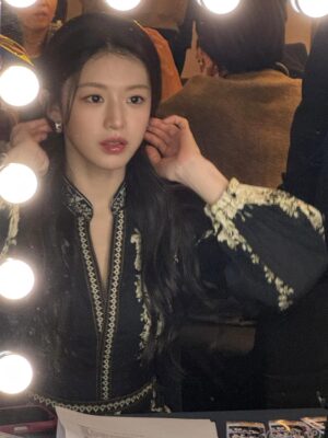 Go Youn-jung Instagram - 🍀