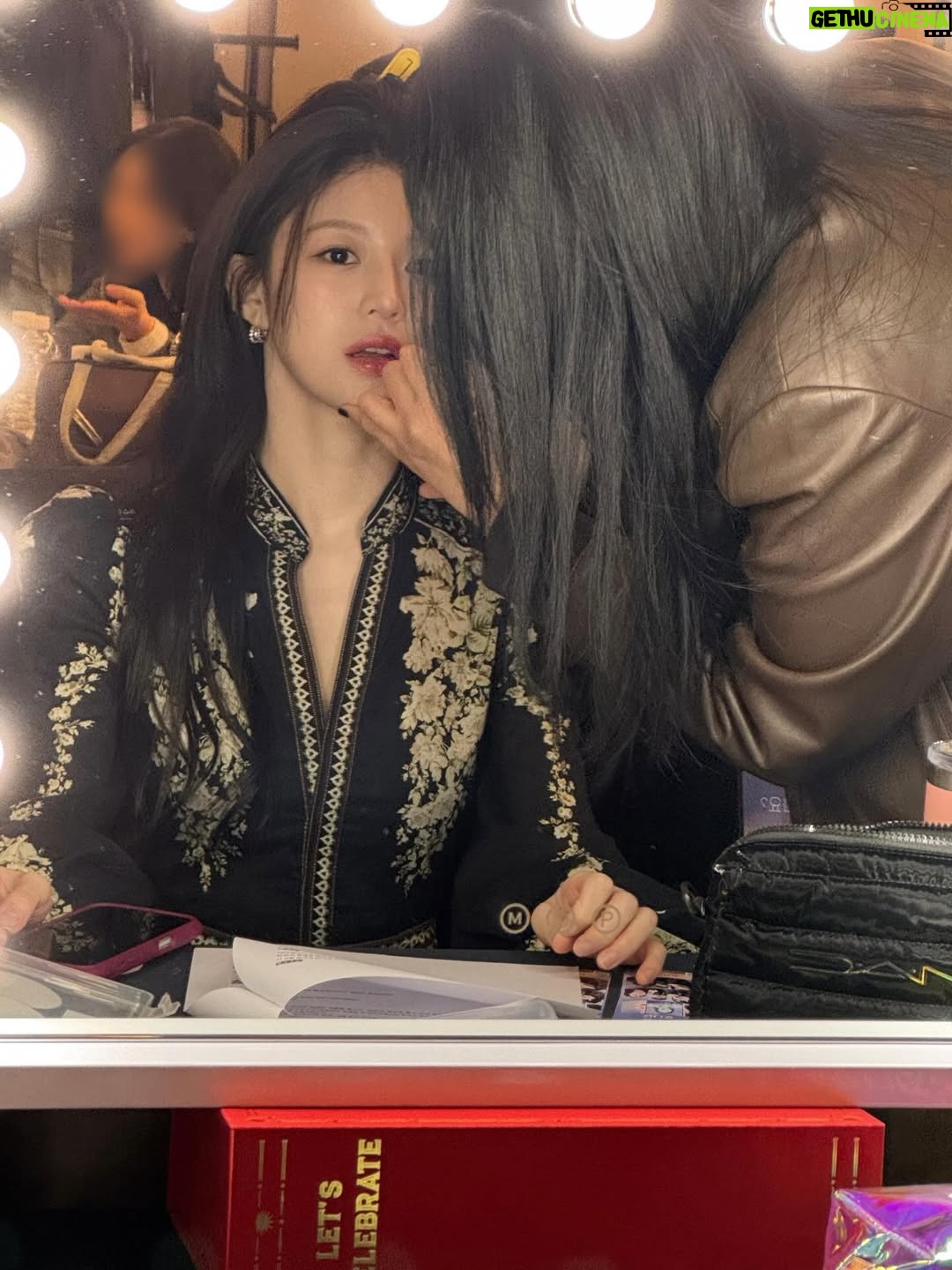 Go Youn-jung - 3 Million Likes - 🍀