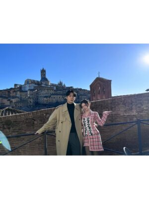 Go Youn-jung Instagram - 온 세상에 오로라가 뜨길
🍀