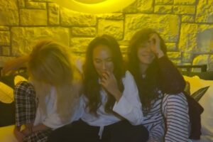 Gökçe Eyüboğlu Instagram - Ben “biz”i çok sevdim… Kamera önündeki ve arkasındaki caanım, arslan&kaplan arkadaşlarım; caaanım seyirci, caanım fan hesapları kocaman öperim kalbinizden. Bu hikayenin parçası olmak kıymetliydi. Hepinize teşekkür ederim, hepiMize♥️✨🫂
🧡 @benlemandizi 🧡